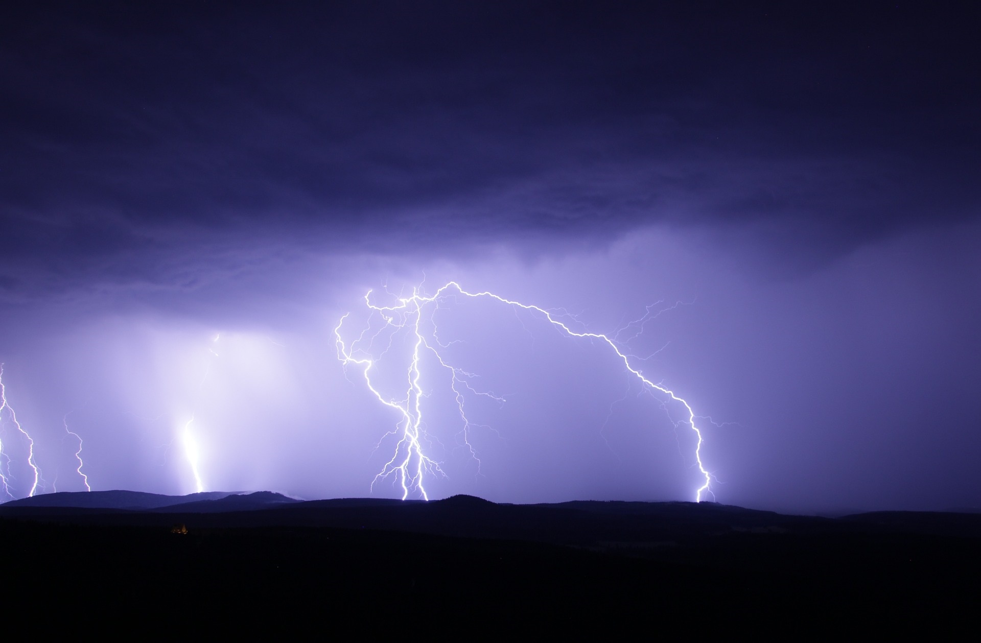 KI-Modell verbessert Präzision der Wettervorhersage